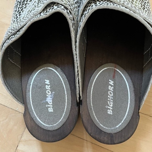 Bighorn Leopard Slotted Leather Clogs 37 NWOB - Picture 4 of 10